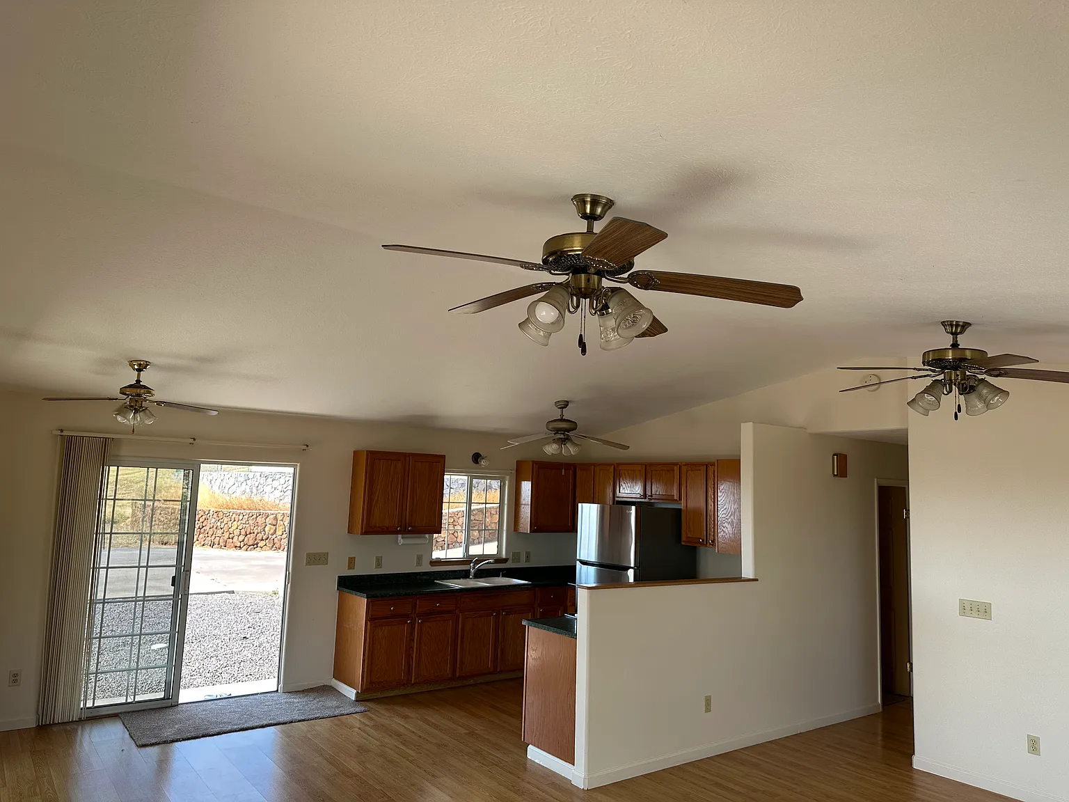 3 bed, 2.5 bath, 1092 sqft, $3,500 — Photo 4