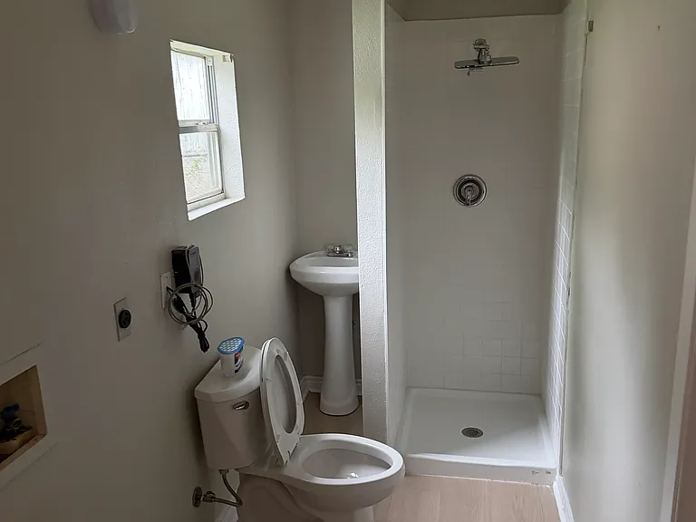148 Greenwood St — Photo 9