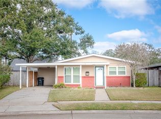 640 Stratford Dr, Harahan, LA 70123