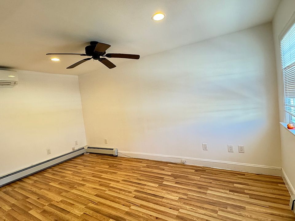 1st image of 492 Midland Ave #1
