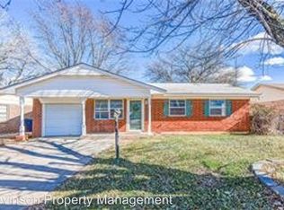 208 S Meadow Ln, Mustang, OK 73064