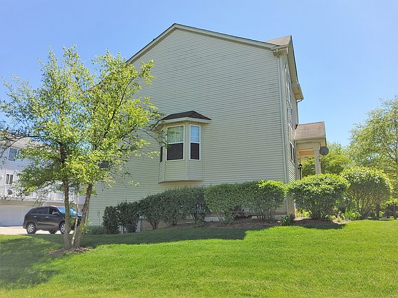 3rd image of 1546 Sauganash Ct Unit 0