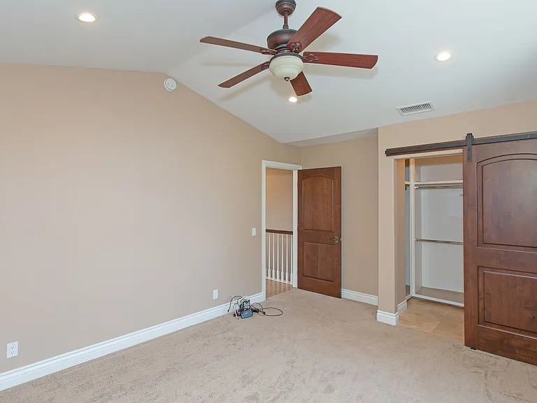 1825 McCauley Ln — Photo 7