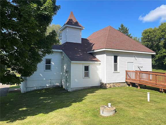 2nd image of E5506 1370th Avenue