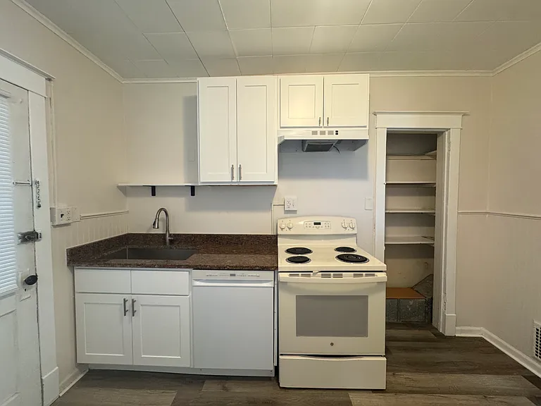 71 Mary St #2 — Photo 8
