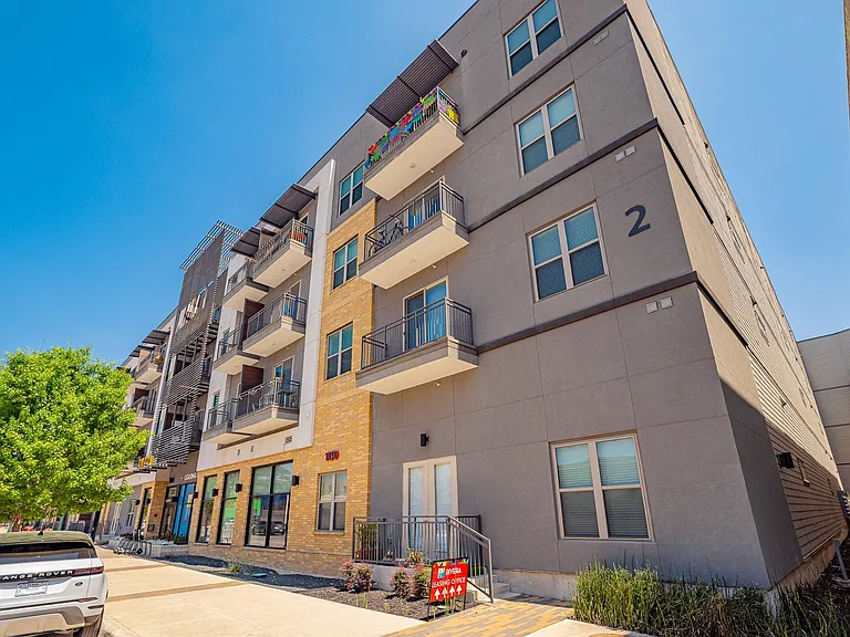 Rivera on Broadway Apartments — Photo 23