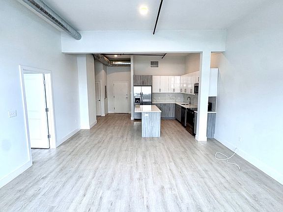 5th image of 207 N Front St #302