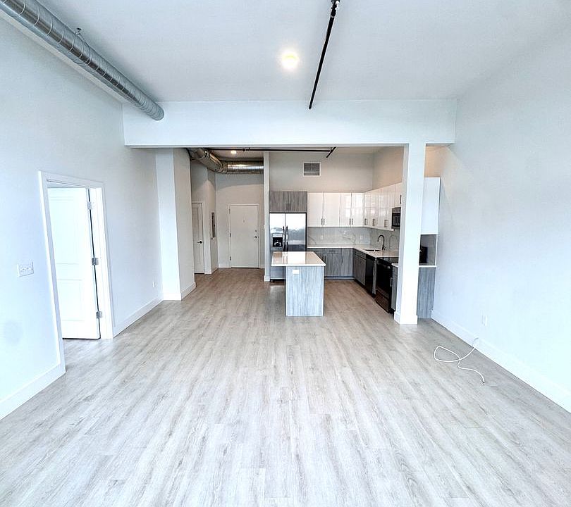 Building Photo 5