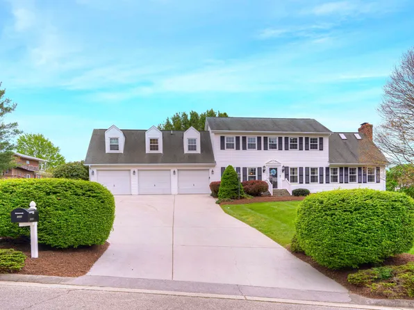 104 Cherokee Dr, Christiansburg, VA 24060