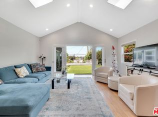 3733 Willowcrest Ave, Studio City, CA 91604