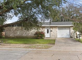 525 Farmington Pl, Gretna, LA 70056