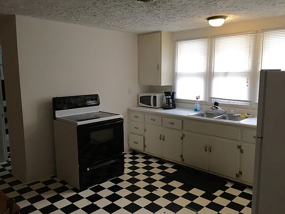 2nd image of 50 1/2 N Grant Ave