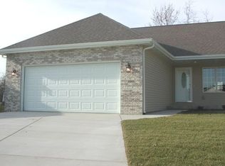 2901 Ocala Ln, Springfield, IL 62707