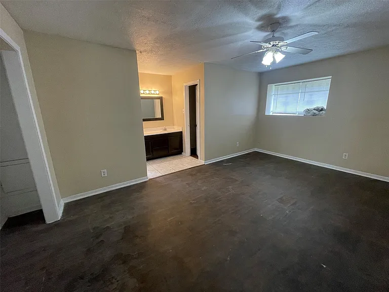 3814 Colvin St — Photo 8