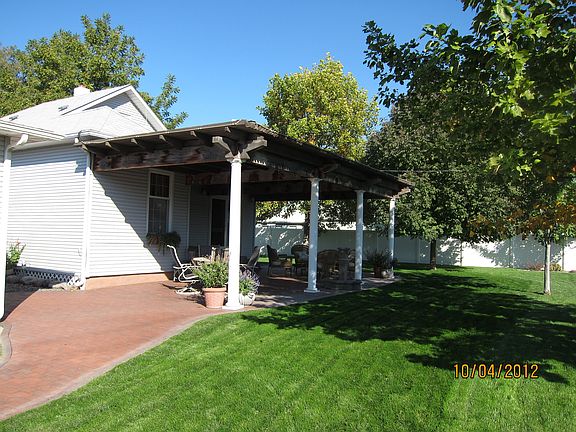 pergola / brick patio