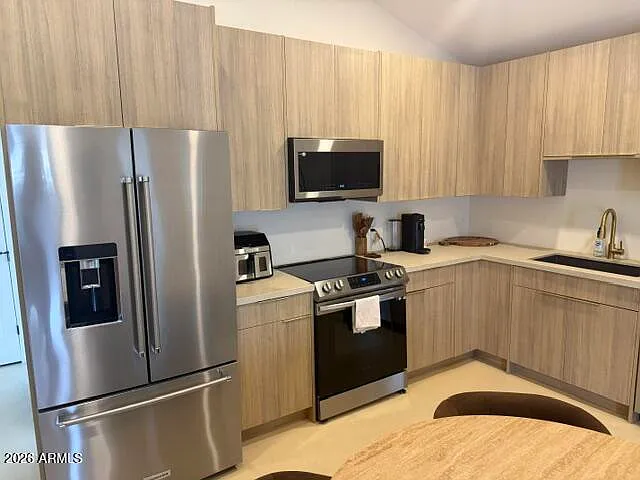 1 bed, 1.0 bath, 800 sqft, $2,000 — Photo 4