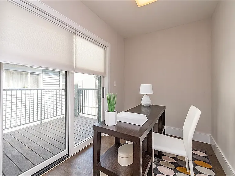 214 Market St #203D — Photo 3
