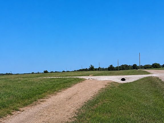 4th image of 1500 Private Road 8496