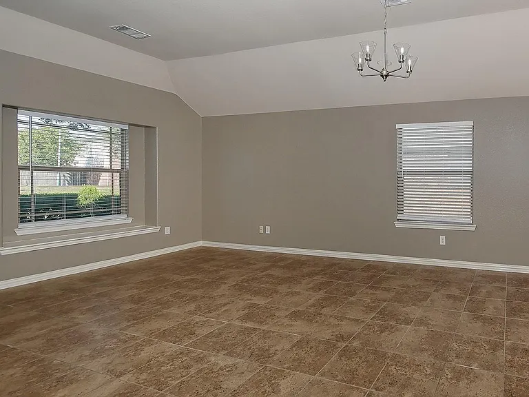 9606 Arched Oak Dr — Photo 4