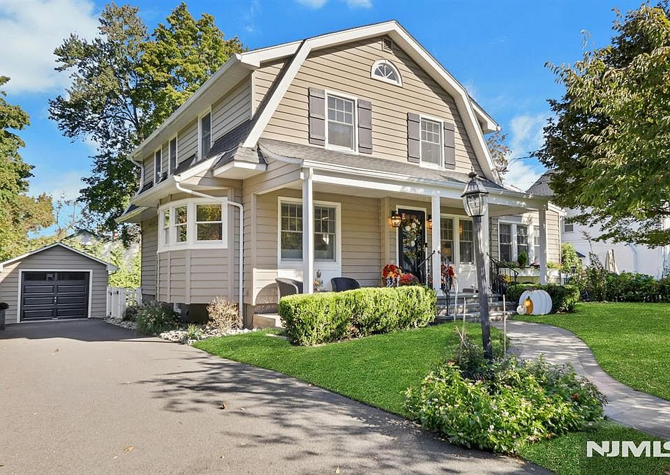 1st image of 615 Sylvan Place
