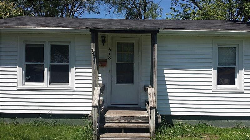 1st image of 618 W Girard Ave