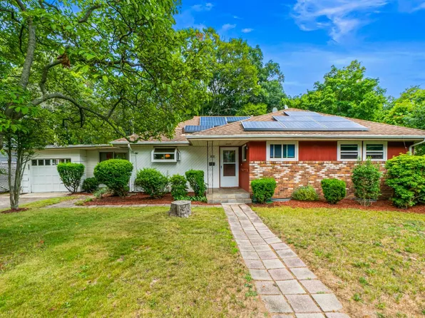 537 Sterling Street, Uniondale, NY 11553