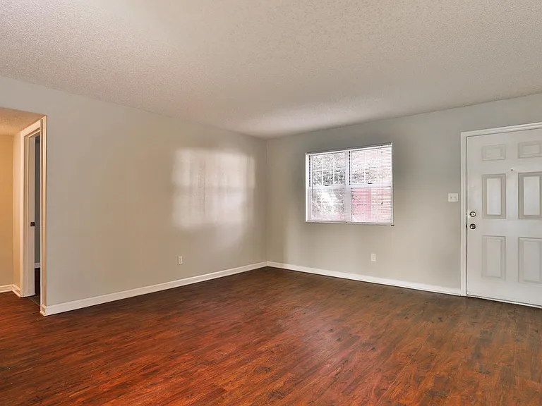 1608 Redbird Cv — Photo 3