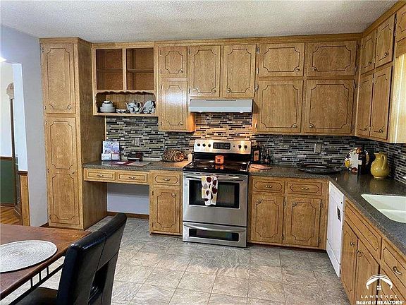 4th image of 5134 N 107th St