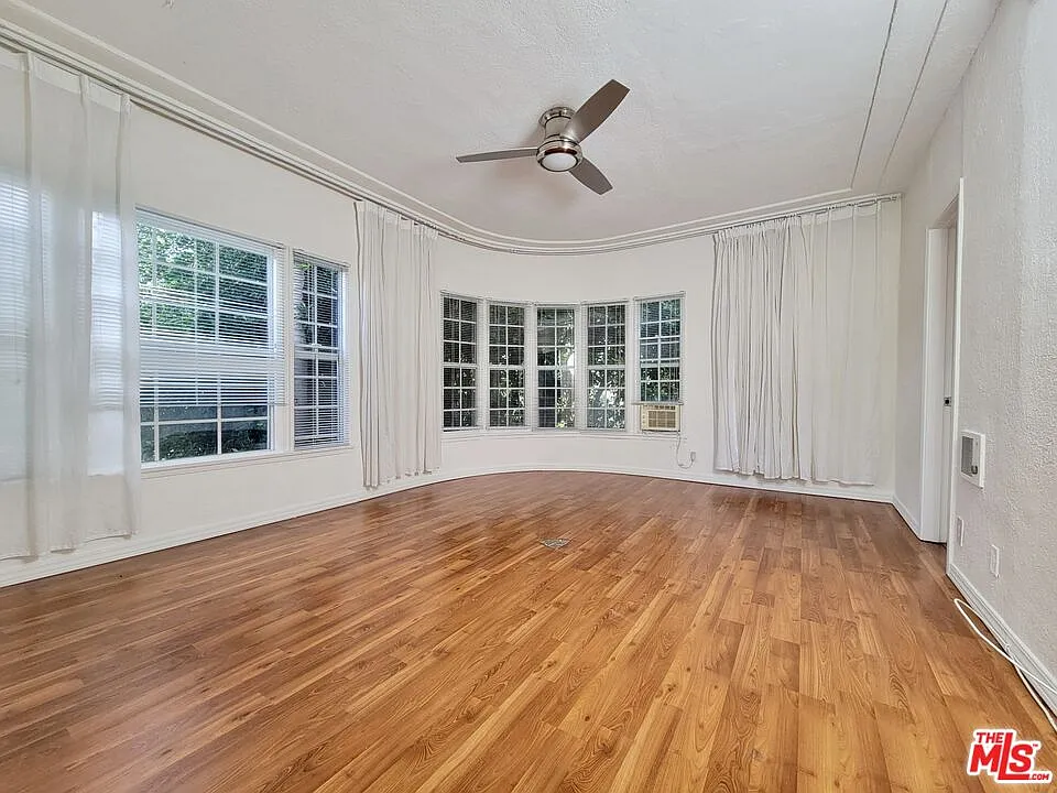 Studio, 1.0 bath, 450 sqft, $1,595 — Photo 2