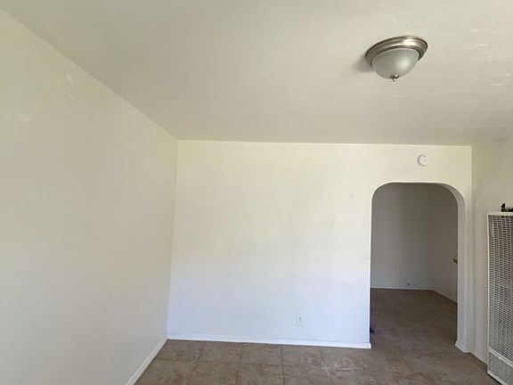 5th image of 519 Warren St APT 3