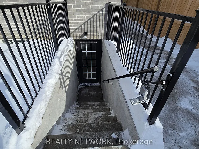 7266 Silver Creek Cir #LOWER — Photo 3