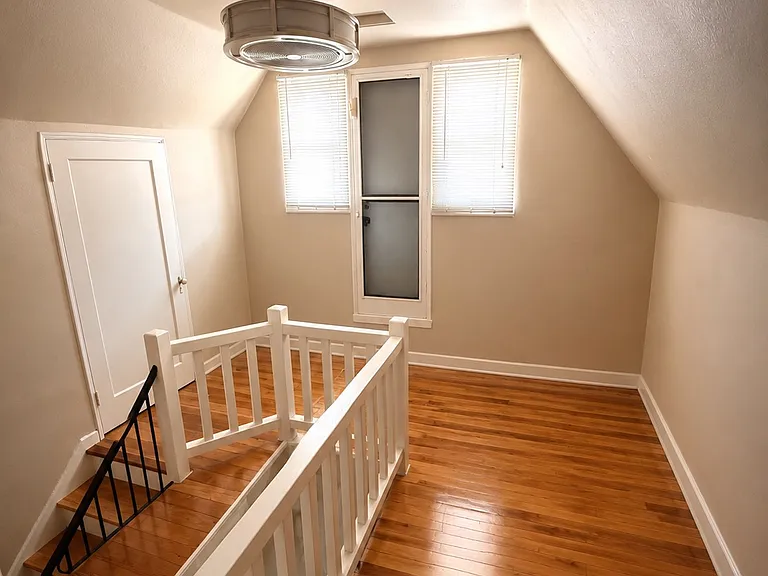 700 E Crosby Ave — Photo 9