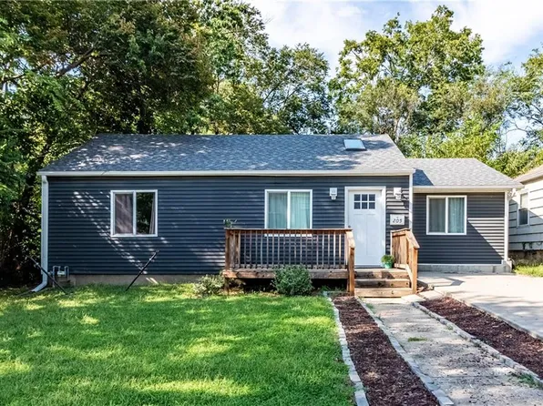 205 E Sparks Ave, Warrensburg, MO 64093