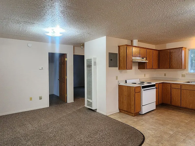882 W Murray Rd — Photo 6