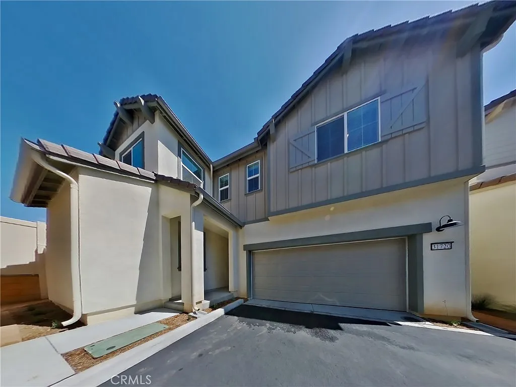 4 bed, 2086 sqft, $3,899 — Photo 1
