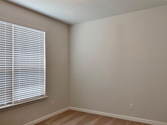 3rd image of 1205 Burlingame Dr