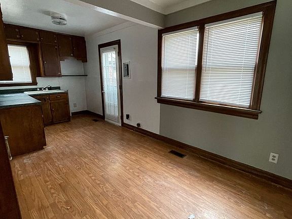 2nd image of 2302 W Randolph Ave