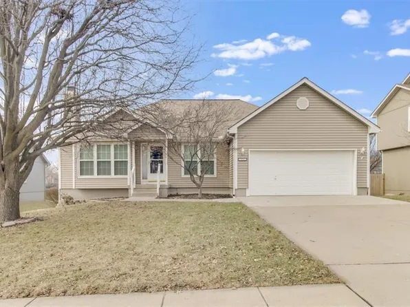 712 Furlong Dr, Raymore, MO 64083