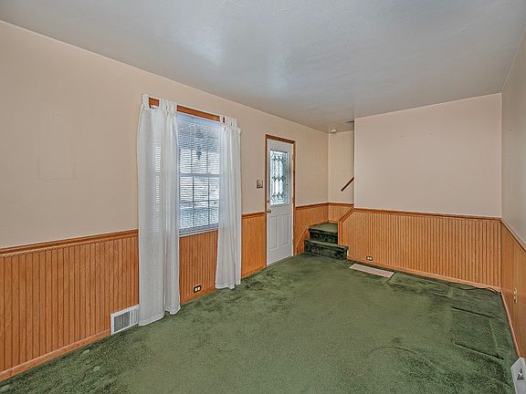 5th image of 127 Lily St