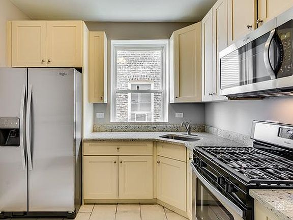 4th image of 3010 N Avers Ave Unit 1