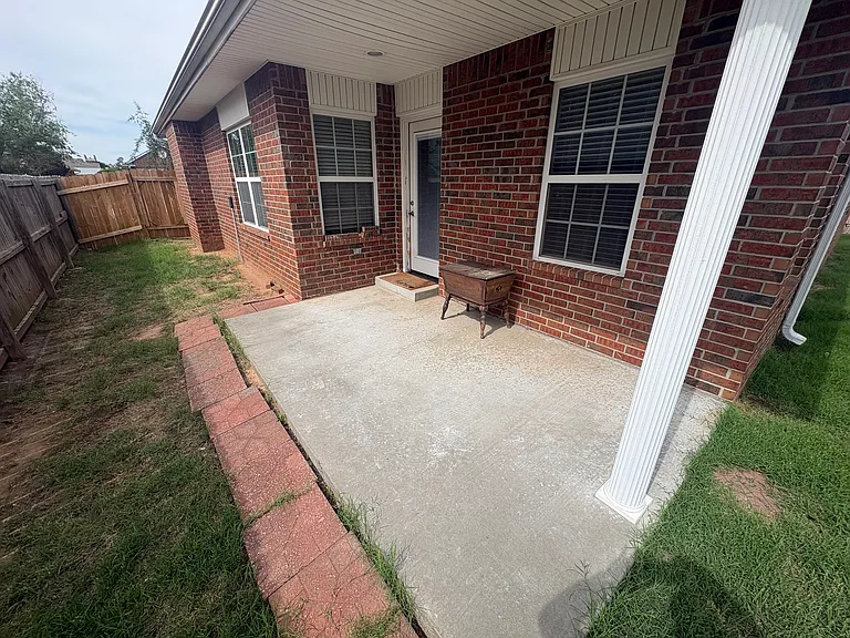 1925 Rain Tree Dr — Photo 8