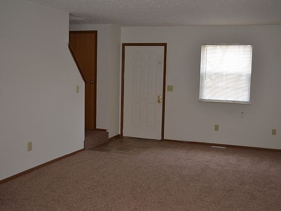 3rd image of 625 Lambs Creek Ct