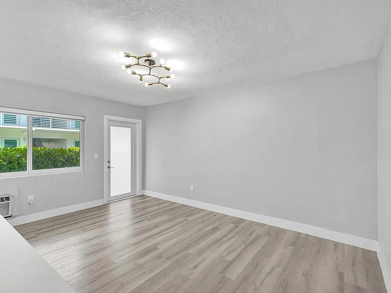 9200 East Bay Harbor Drive — Photo 9