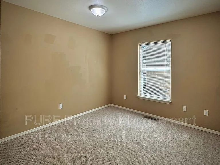 6734 N Montieth Ave — Photo 8
