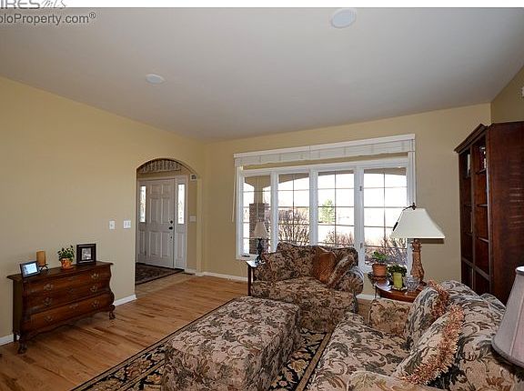 4th image of 331 N Shores Cir