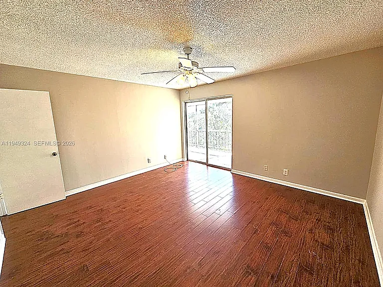 642 NW 13th St #310 — Photo 11