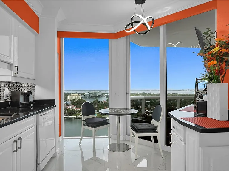 4775 Collins Ave #1806 — Photo 8