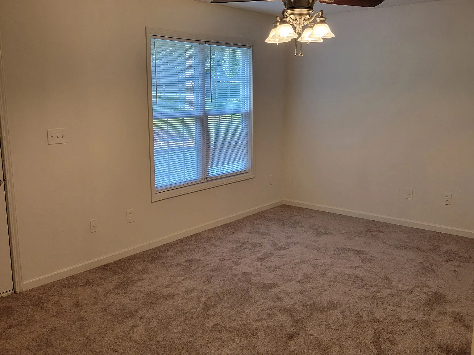 2 bed, 900 sqft, $1,195 — Photo 3