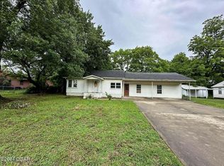 321 Pecan St, Chetopa, KS 67336