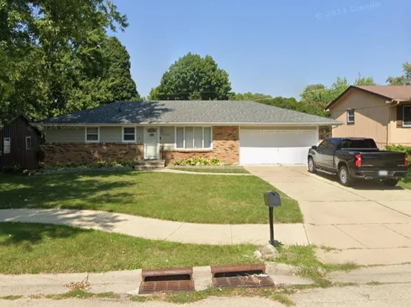 3325 La Salle Ave, Rockford, IL 61114